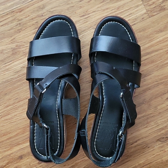 Miz Mooz black leather platform wedges-size 10 - Picture 3 of 10